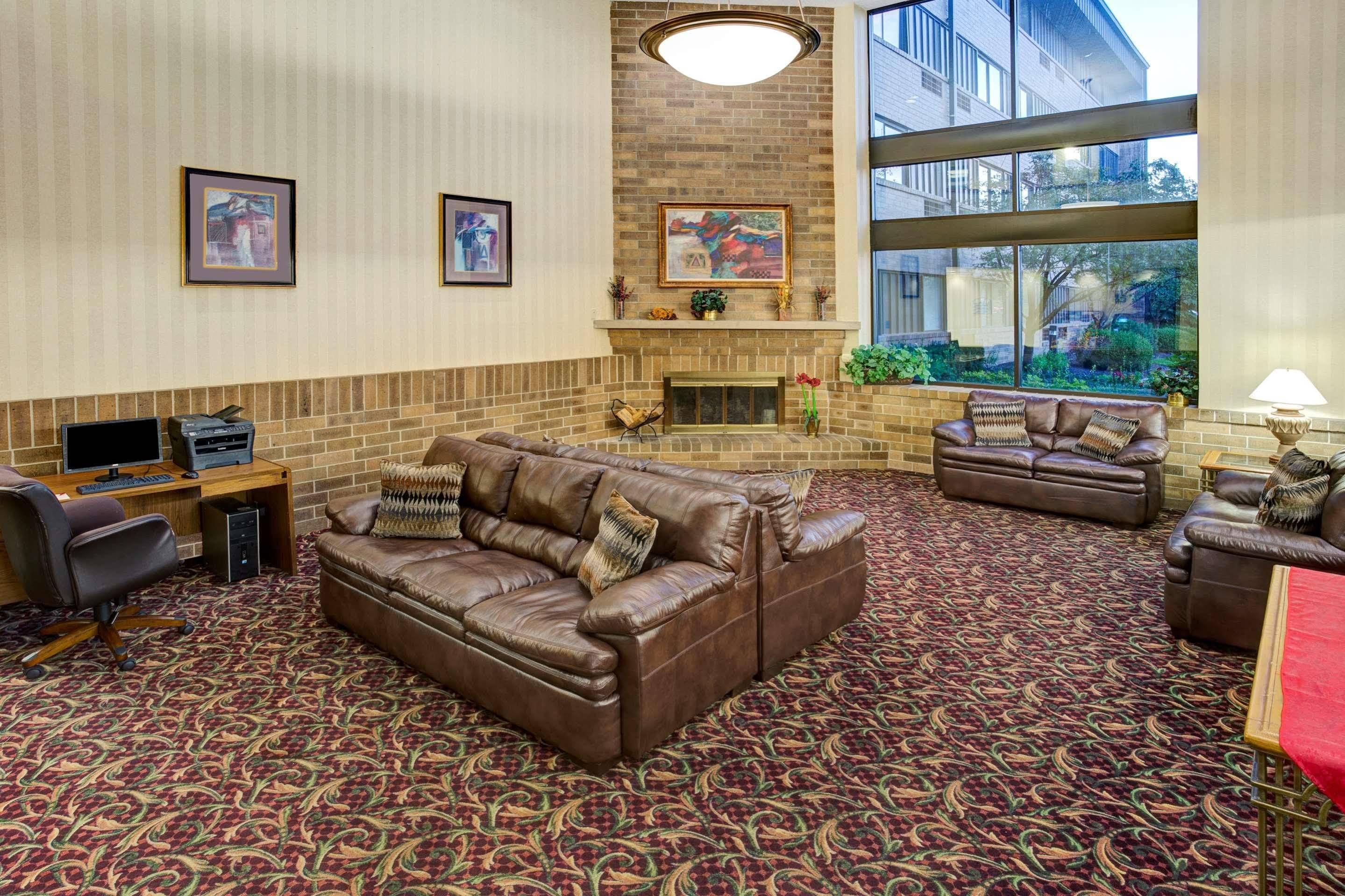 Holiday Inn Indianapolis - Airport Area N By Ihg Exterior photo